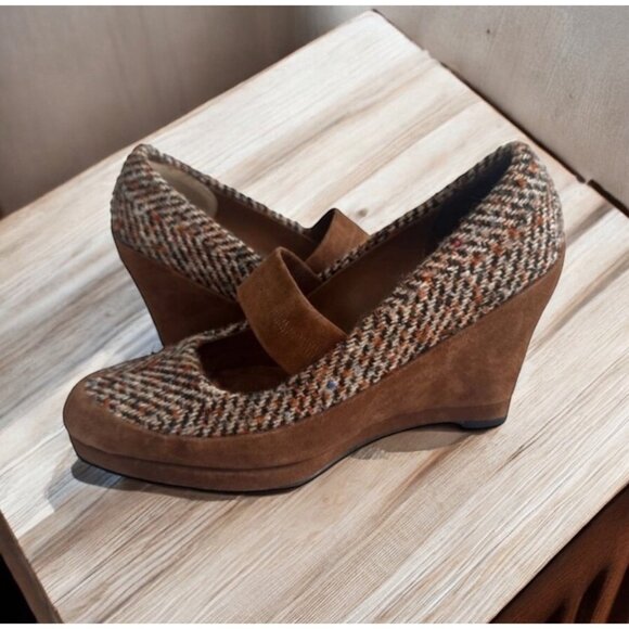 JOY CHEN Women’s Brown Suede Fabric Wedges Size 4 - Picture 1 of 7